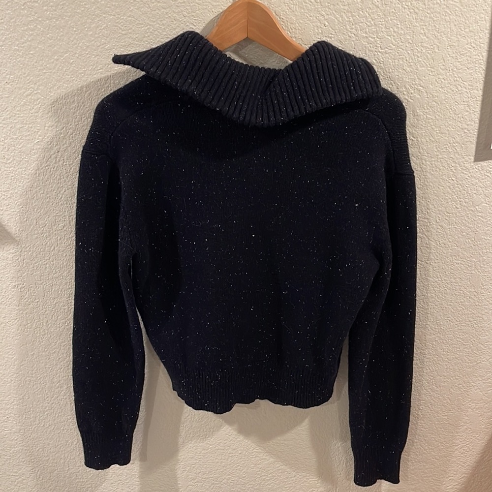 FLASH SALE - The North Face Collared Sweater - Picture 2 of 6